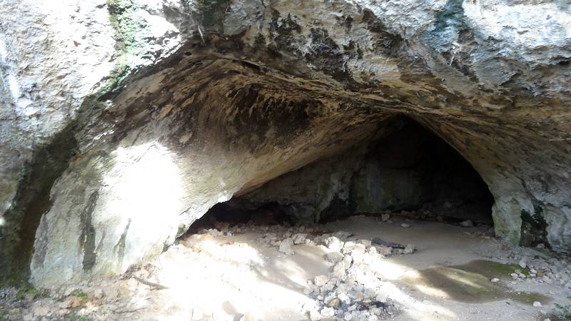 Grotte de Cabias
