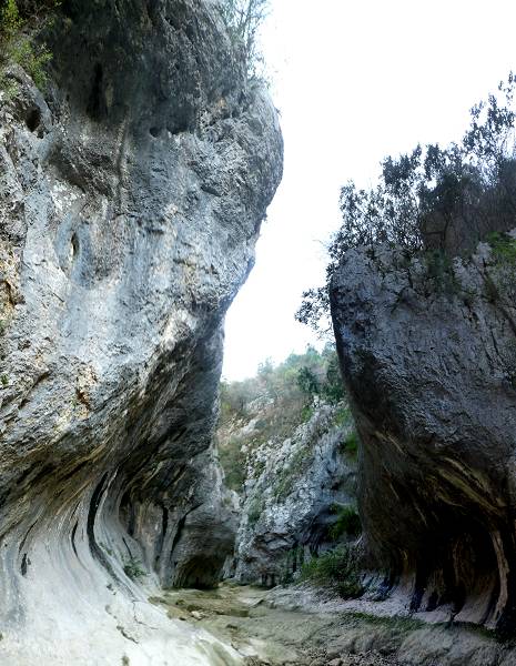 Les Concluses, Gorges de l'Aiguillon