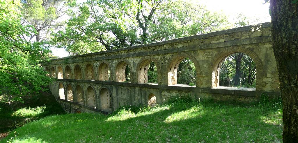 Aqueduc de Balouvière
